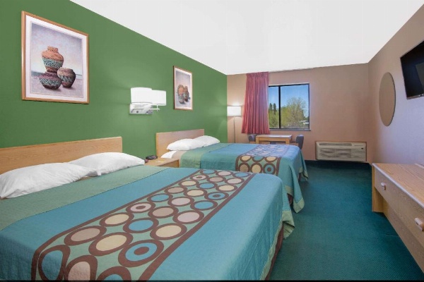 Super 8 by Wyndham Fort Sumner image 10