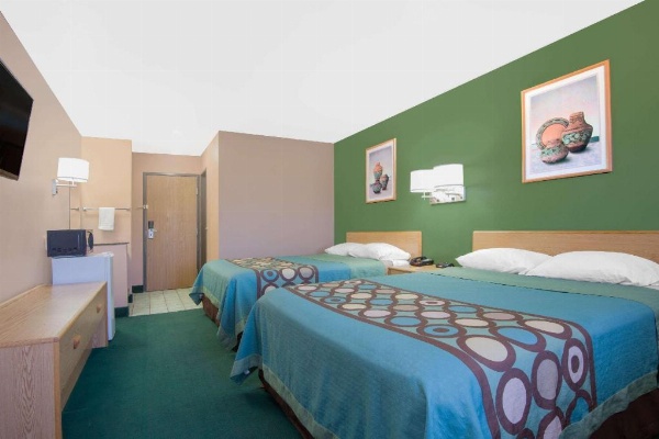 Super 8 by Wyndham Fort Sumner image 9